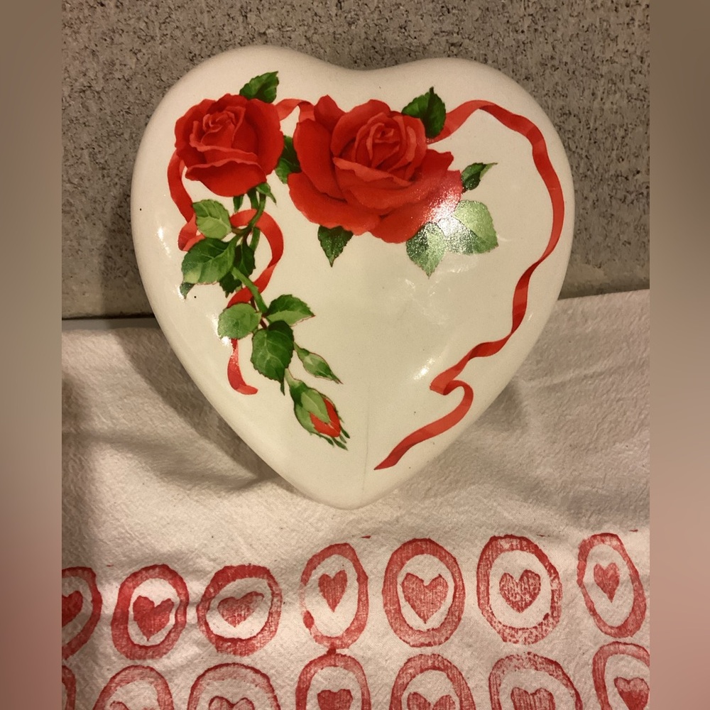 Vintage Teleflora Ceramic Heart Shaped Trinket Box Portugal 1984 Valentine's Day